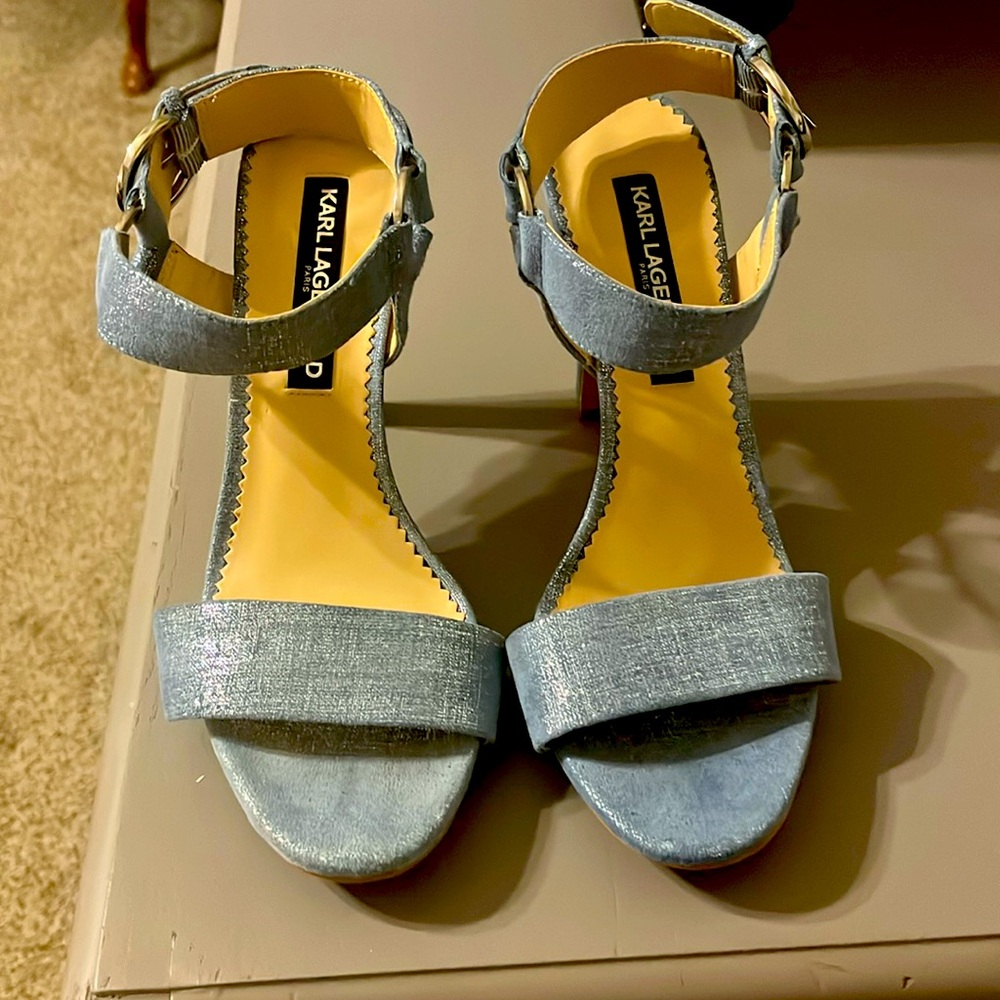 Karl Lagerfeld Cieone blue suede sandal with silver metallic. Size 8